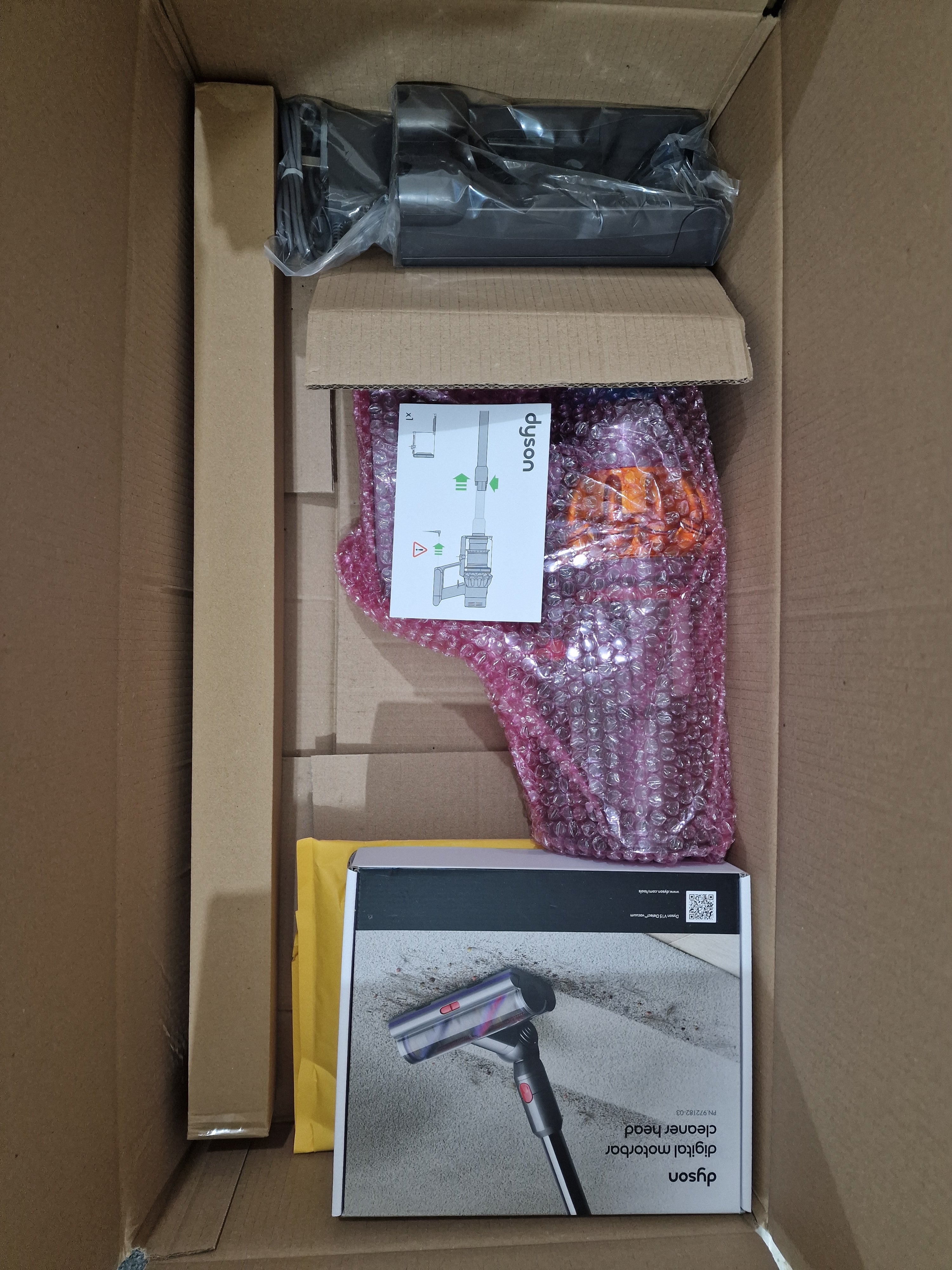 Dyson V11 Absolute Cordless Vacuum Cleaner ✔ Brand New Main Body and Cyclone